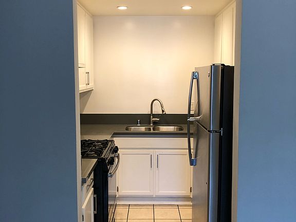 2nd image of 4323 Perlita Ave APT 2