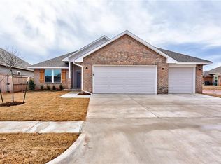 11120 SW 33rd St, Yukon, OK 73099
