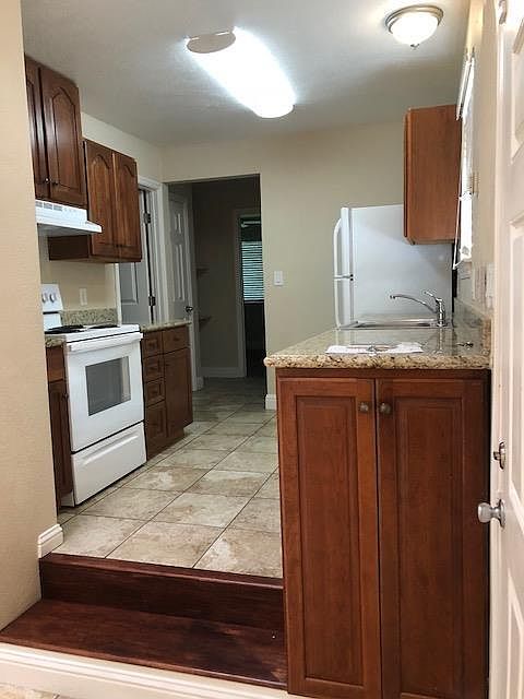 1st image of 906 Dainty Ave APT 15
