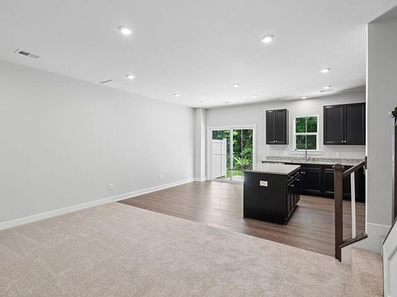 4th image of 1062 Crescent Cove Ln