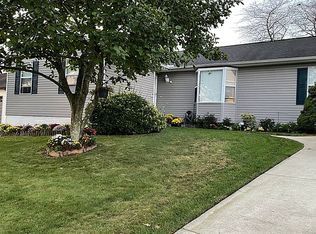 1422 Kingstream Dr, Herndon, VA 20170