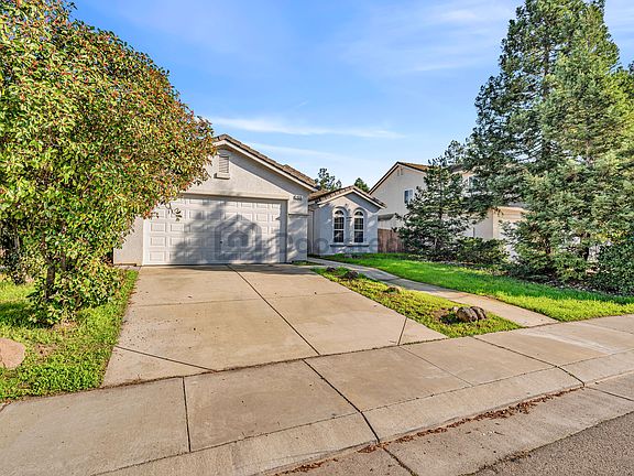 3rd image of 4038 Angelina Ln