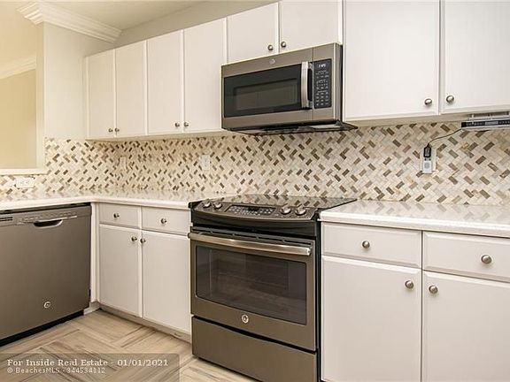 3rd image of 2464 NW 98th Ln