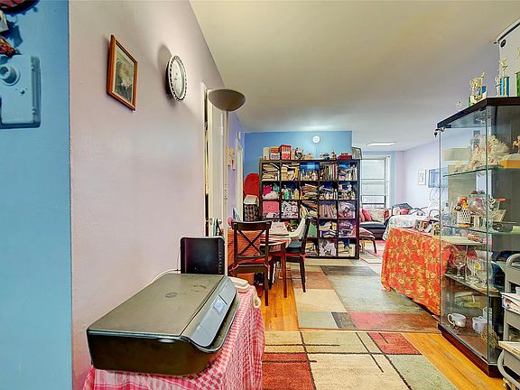 3rd image of 67-30 Dartmouth St APT 4K