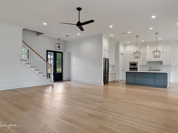 3rd image of 10946 Whispering Path Dr