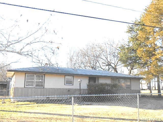 1st image of 215 NE Rockwood Ave