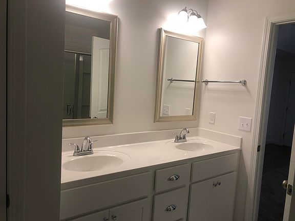 4th image of 206 Riverbank Way