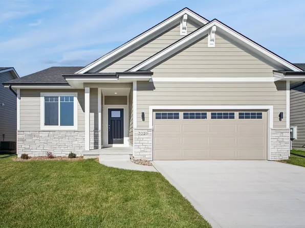 3220 NE Fawn Ln, Ankeny, IA 50021