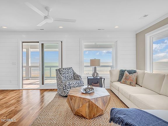3rd image of 6729 W Beach Dr #1