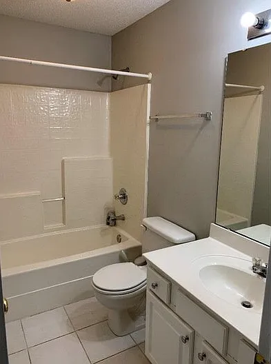 100 Castlebury Creek Ct — Photo 20
