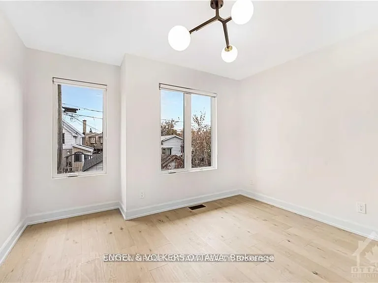 136 Carillon St #A — Photo 9