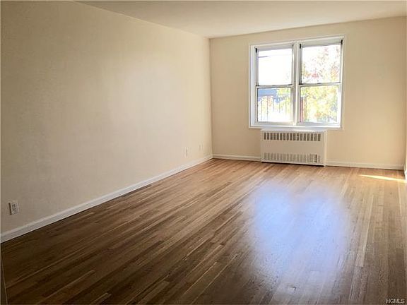 5th image of 625 Gramatan Ave APT 6A