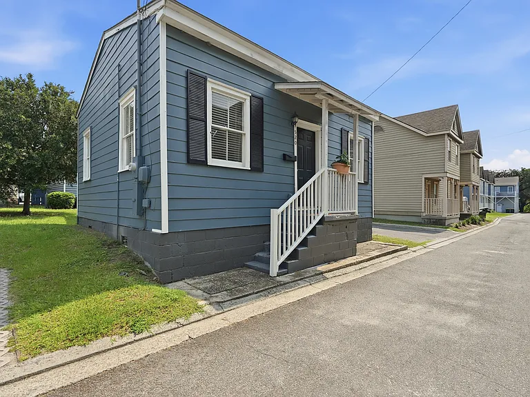 520 E Hall Ln — Photo 28