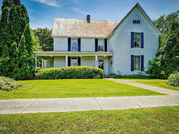 454 Cedar St, Bluff City, TN 37618