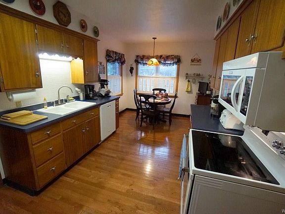 4th image of 5792 Buell St