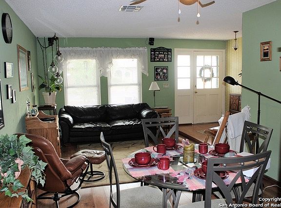 5th image of 8523 Selendine Ln