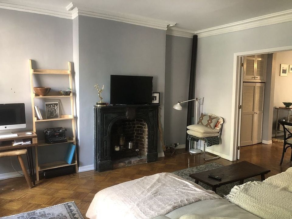 2nd image of 42 Livingston St APT 3