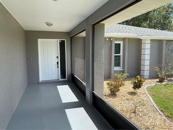 3rd image of 402 Elm Ave