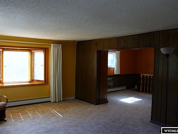 5th image of 827 Park St