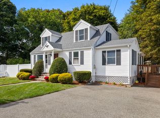 3 Lantern Ln, Woburn, MA 01801