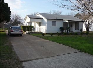 7701 Colton Dr, White Settlement, TX 76108