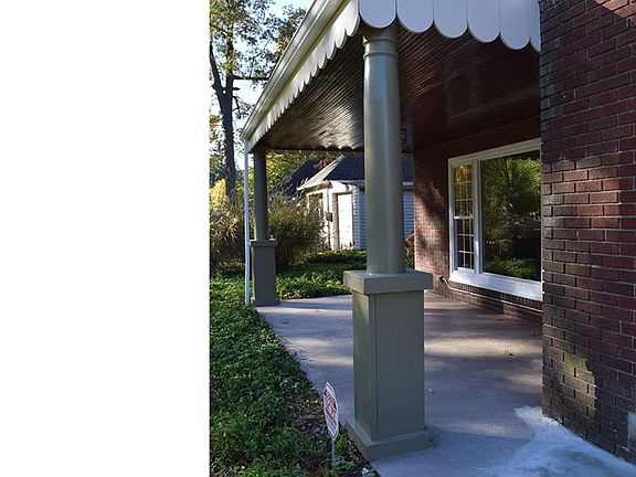 4th image of 3636 Glenmere Dr