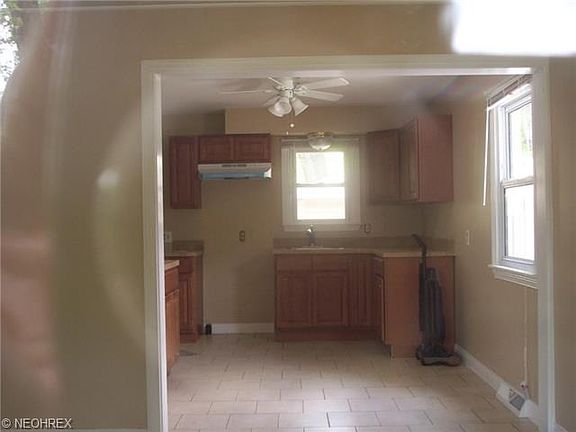 4th image of 1506 Davista Ave