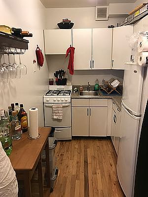 4th image of 22 Avenue C APT 1A