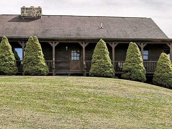 3rd image of 130 Stiles Dr