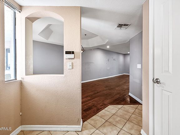 4th image of 5104 N 32nd St Unit 433