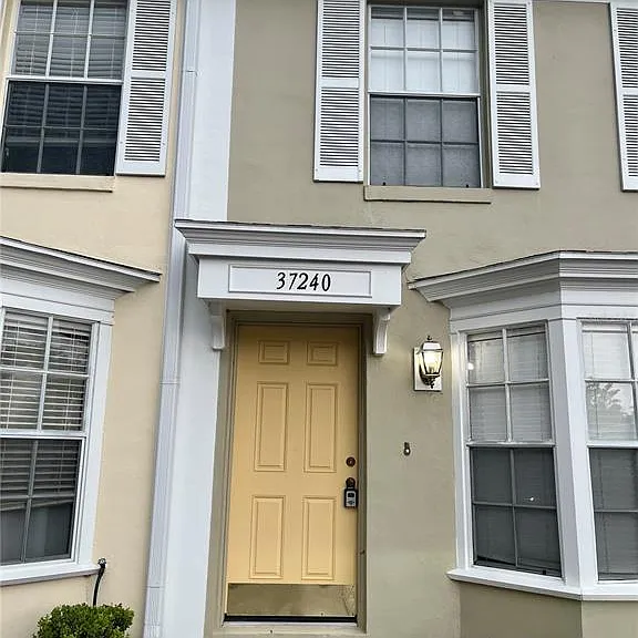 37240 Embassy Park Ln — Photo 1
