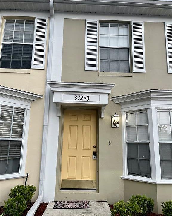 1st image of 37240 Embassy Park Ln
