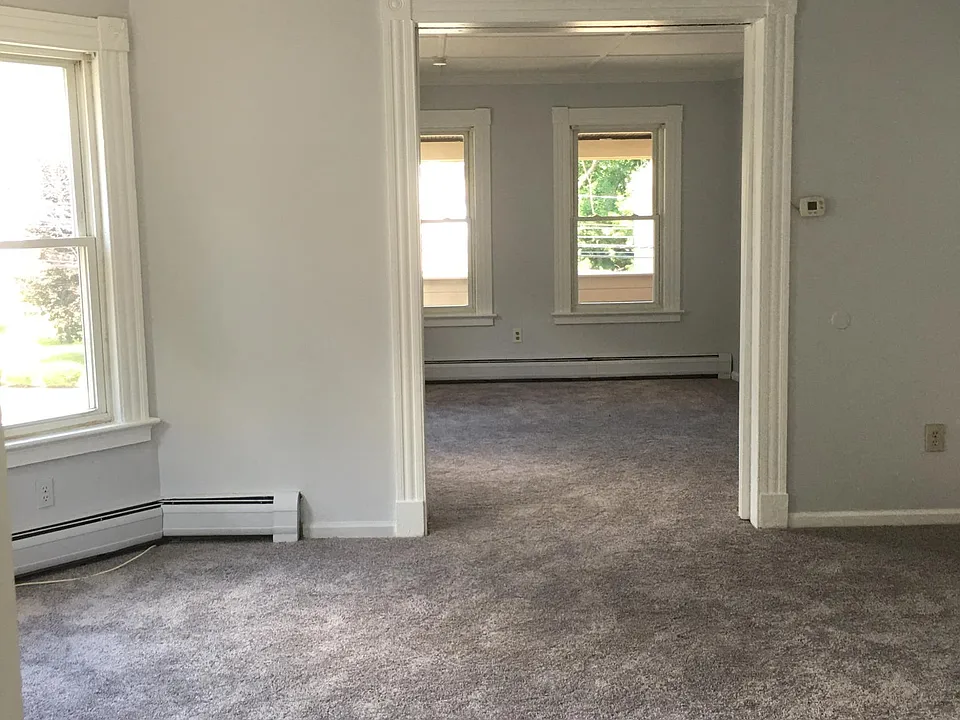 475 Center St #2