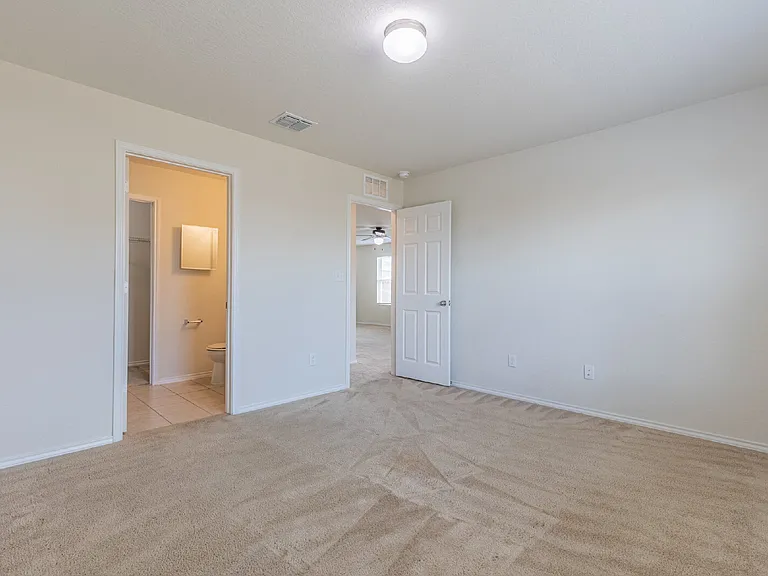 10203 Reyes Hts — Photo 20