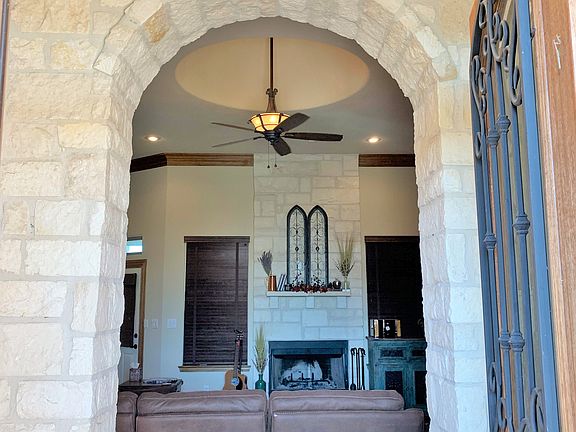 Austin stone entry way