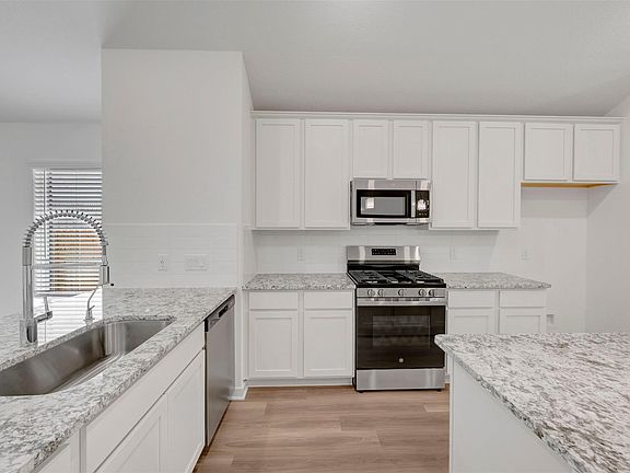 4th image of 1626 Birch Wood Dr