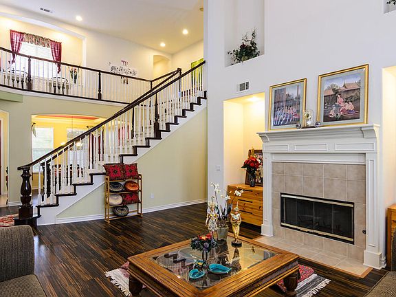 3rd image of 8556 Celtic Ct