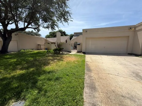 105 Santa Fe Dr, Rockport, TX 78382
