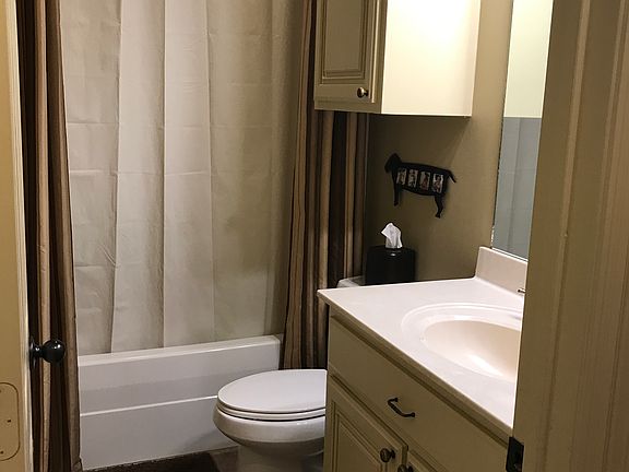 3rd image of 15005 Crosscreek Blvd