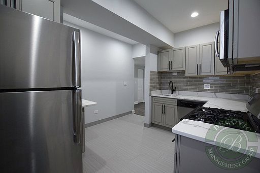 5th image of 1112 W Glenlake Ave #3