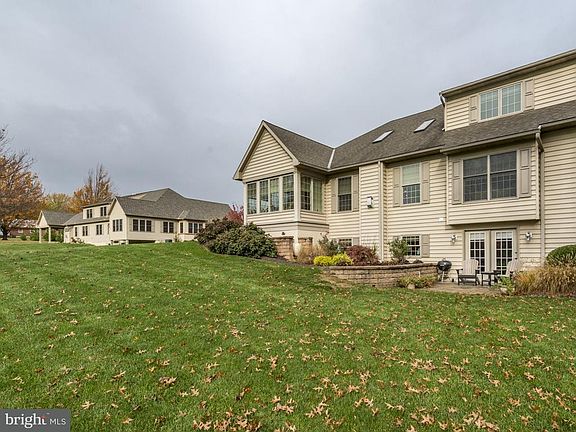 3rd image of 172 Tanglewood Dr