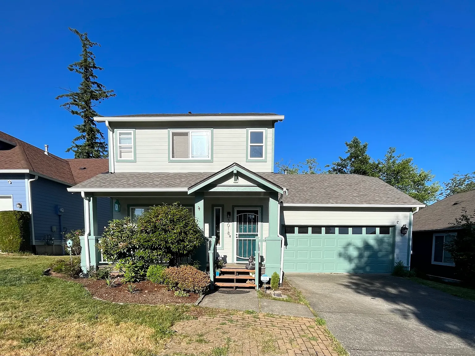 4 bed, 2.5 bath, 1900 sqft, $4,500 — Photo 1