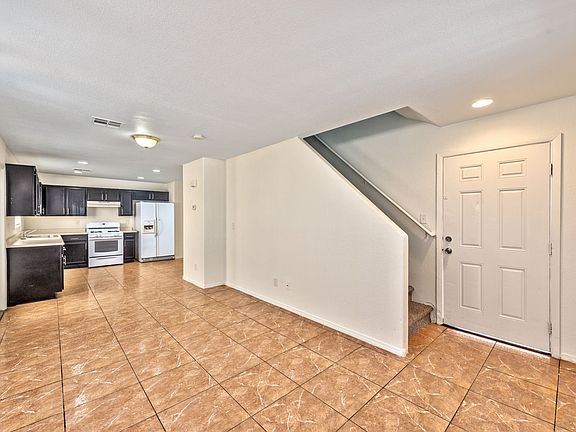 3rd image of 5261 Paradise Skies Ave