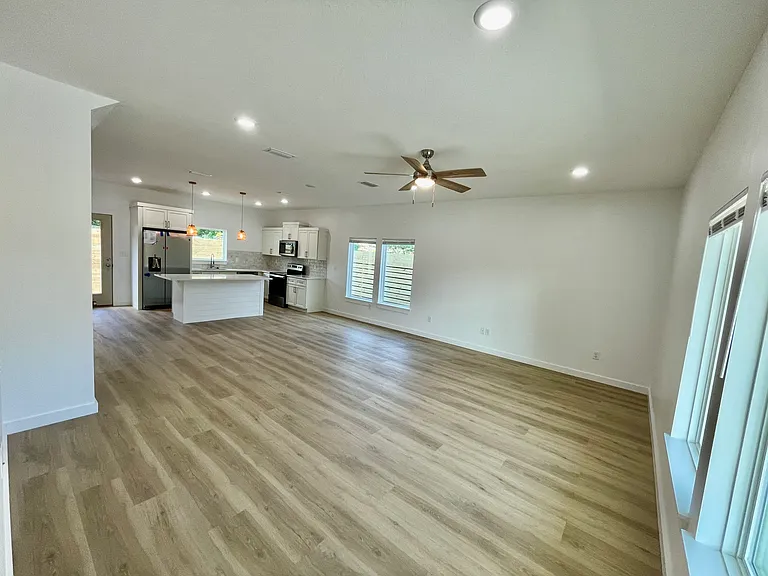 8913 Lorento St — Photo 2