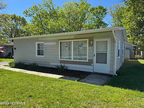 208 Shore Blvd Photo 1