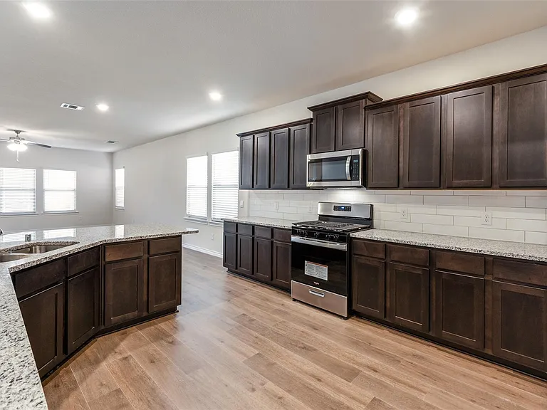 7221 Headingham Way — Photo 3