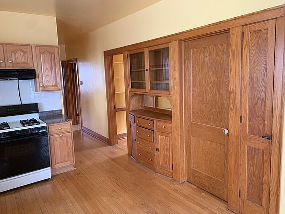 3rd image of 3013 S Christiana Ave