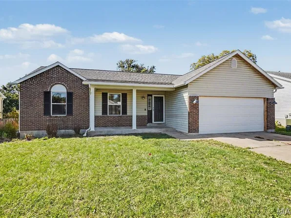 717 Woodland Ridge Dr, Saint Peters, MO 63376