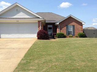 109 Strodes Creek Cir, Prattville, AL 36066