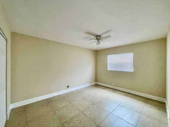 5th image of 607 NE 29th Dr #10